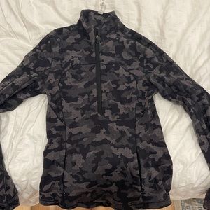 lululemon athletica Women's Black & Gray Camo Half-Zip Pullover